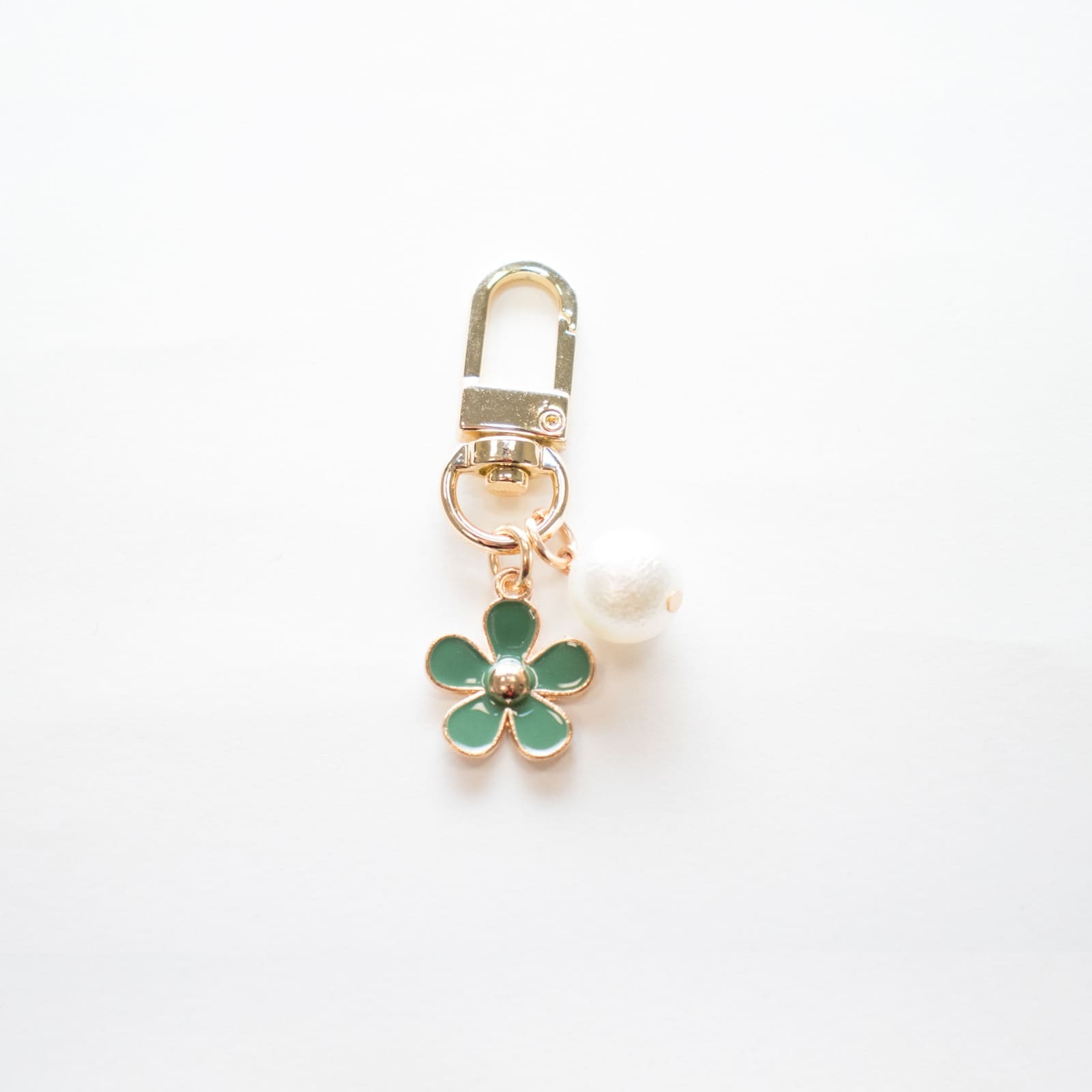YUKO.B Schlüsselanhänger Blume grün